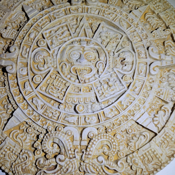 Ceramic 10.5" Round Aztec Calendar Wall Art Mexico. Gorgeous intricate detailed - Picture 4 of 6